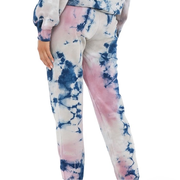 NWT DAYDREAMER Rouge Storm Tie-Dye Jogger in Rouge Storm Size Small - Picture 2 of 15